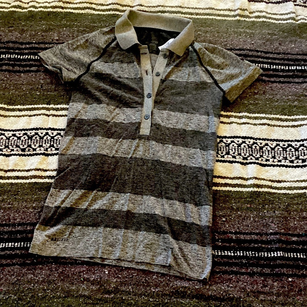 Nike Dri-Fit women’s golf top-SZ S